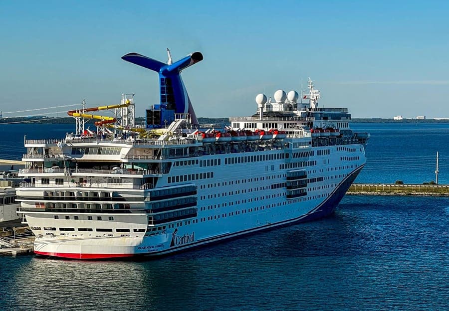 Carnival Paradise cruise ship in Carnival's current livery entering Port Tampa Bay