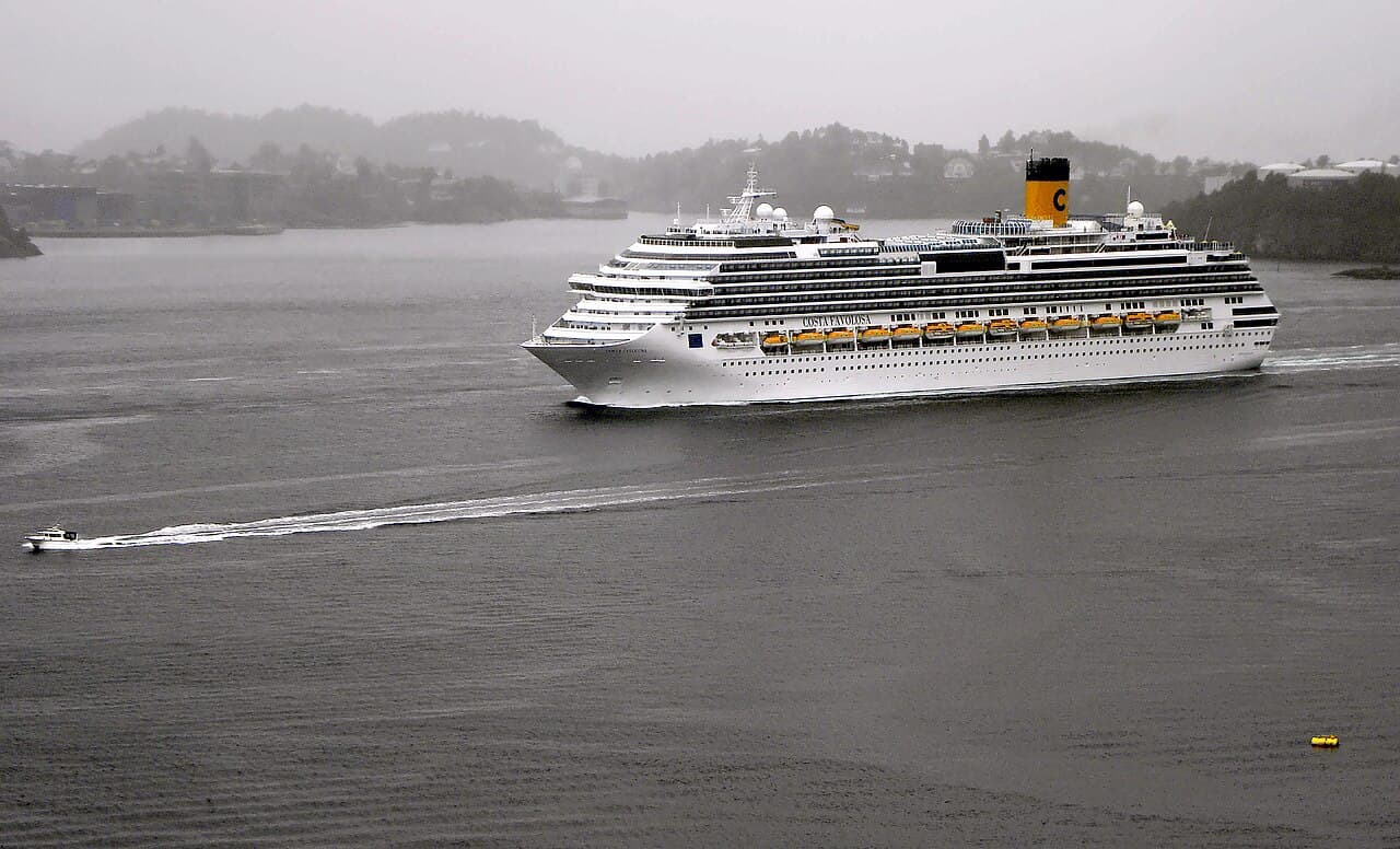 Costa Favolosa departing Bergen, Norway