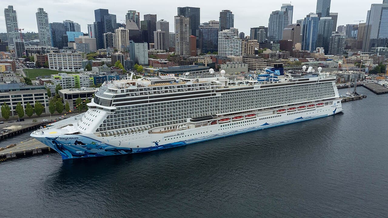 Norwegian Bliss cruise ship