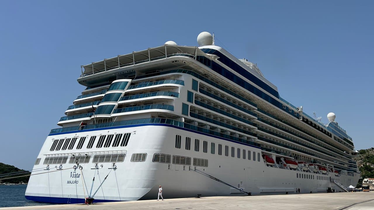 Oceania Vista docked at Dubrovnik