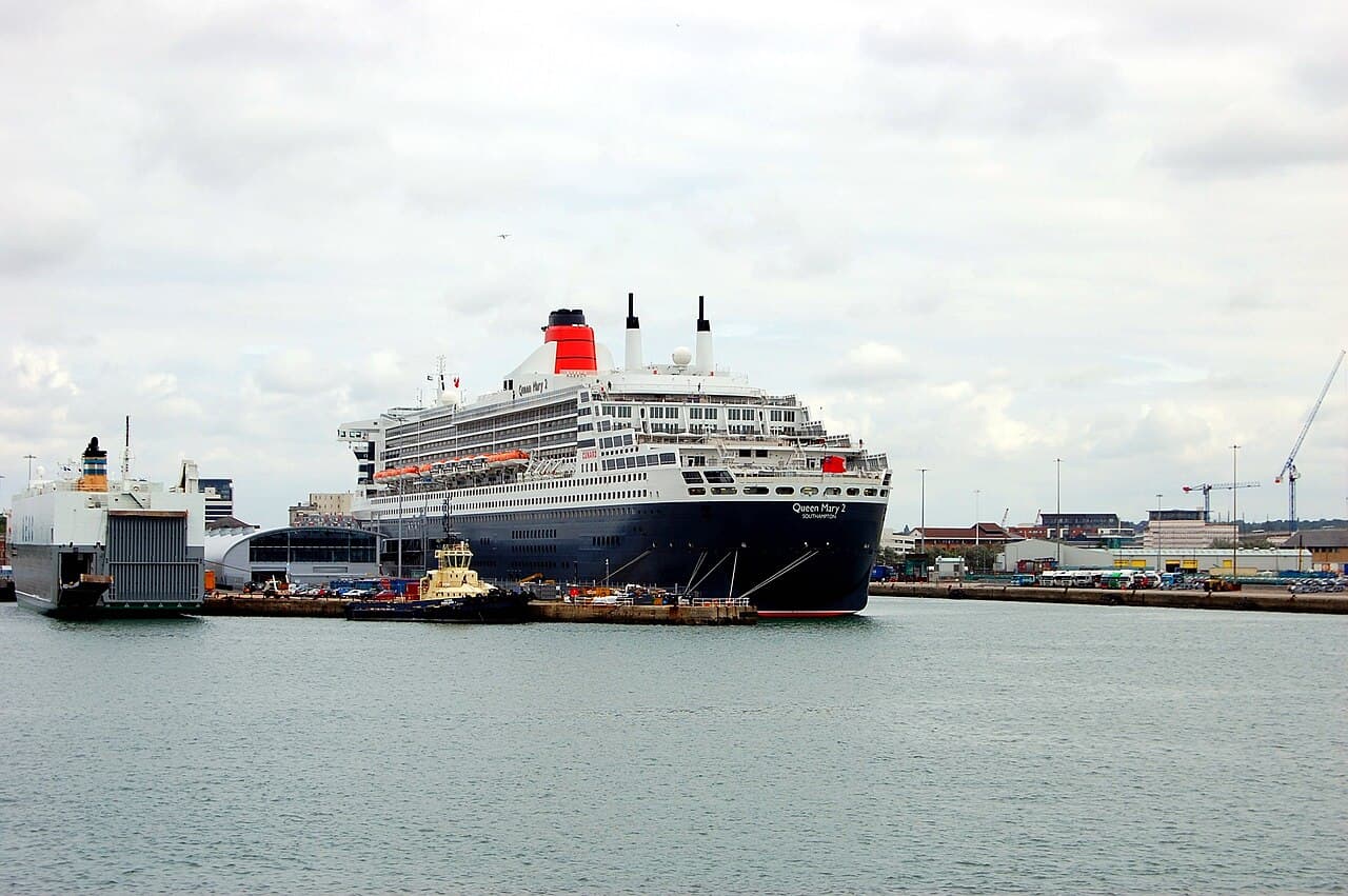 Queen Mary 2 alongside in Southampton